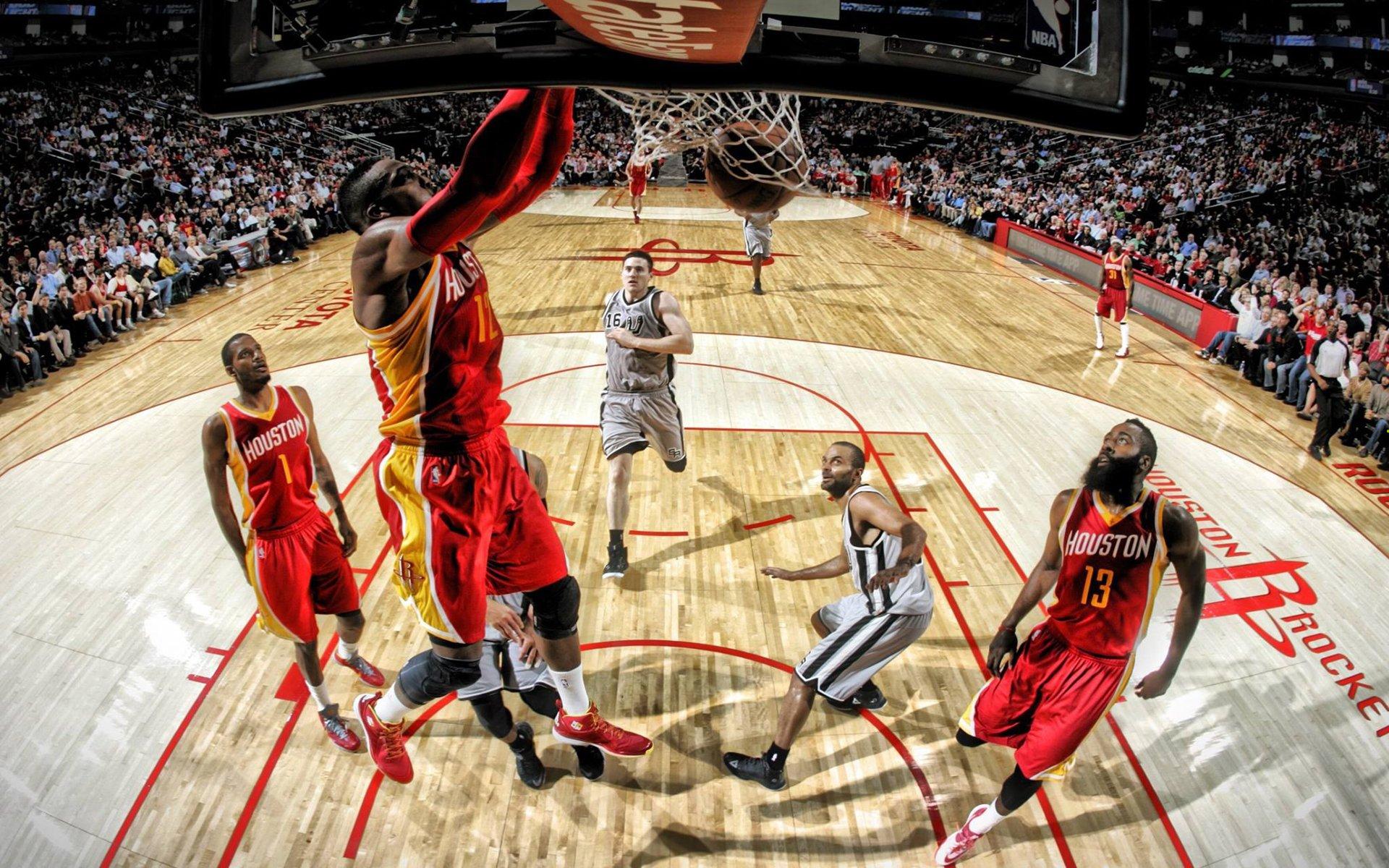 NBA季后赛激战正酣，东西部豪强上演巅峰对决